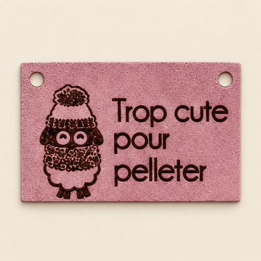 Édition Projet Rose - Étiquette lavable ultra suède pour crochet "Crocheté avec quelques gros mots"