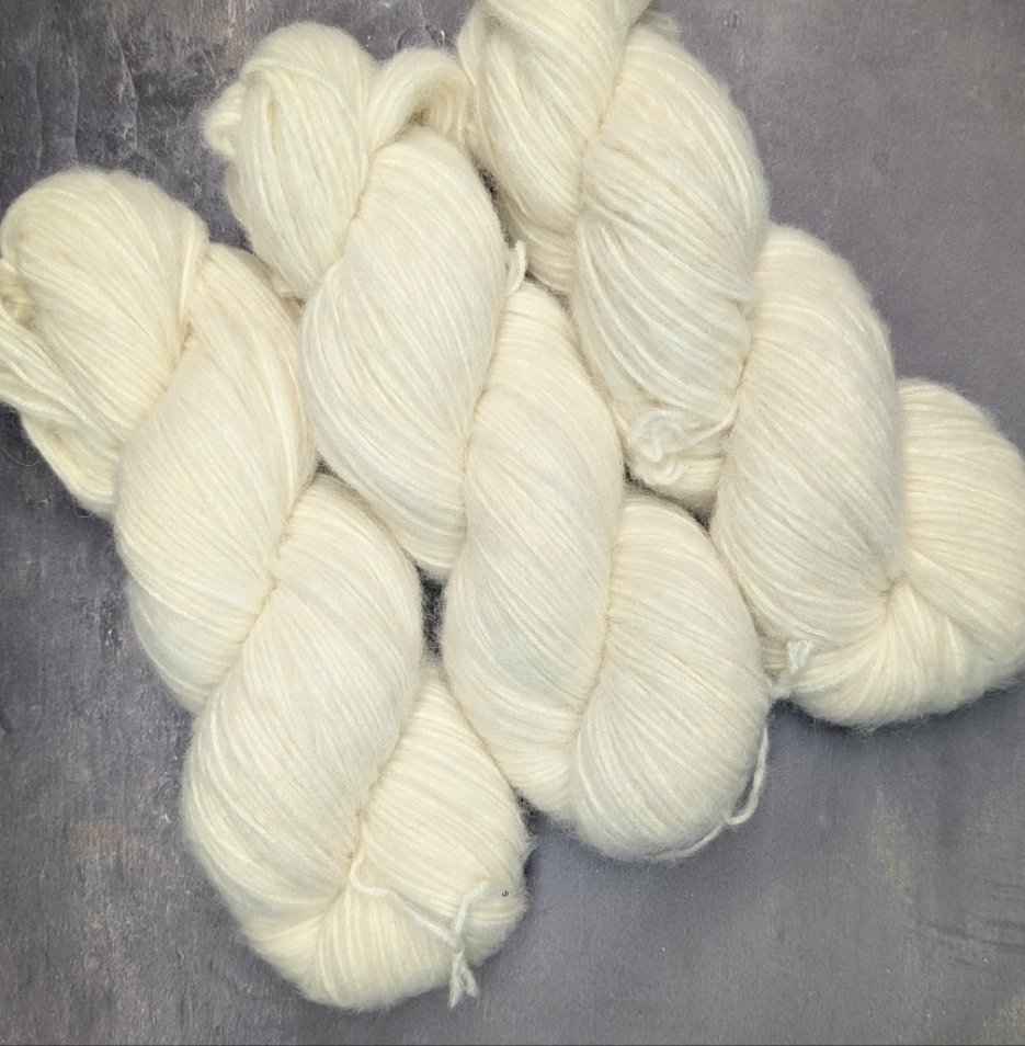 Fil à tricoter DK - Nebula - Bébé alpaga et coton - Crème de laine