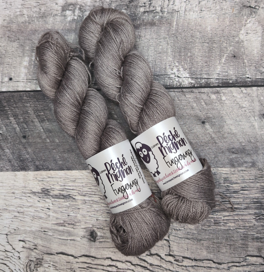 Fingering BFL soie cachemire (à l'unité) brouillard