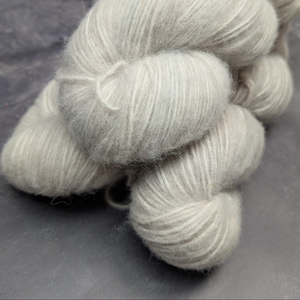 DK Nebula - bébé alpaga et coton non traité - teint à la demande