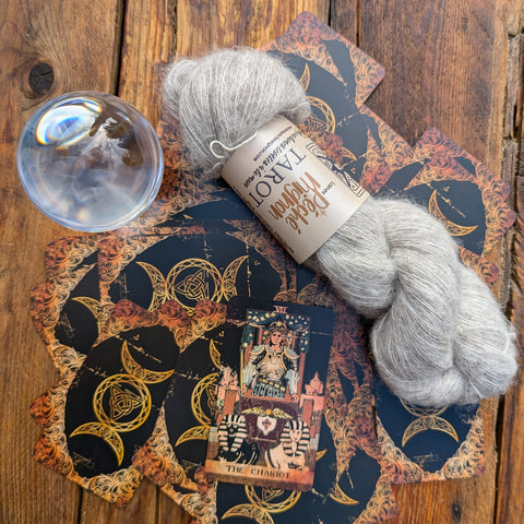 Kit Osko par Nathalie Bergeron - Tarot - Laine Lace Suri bébé alpaga yak et soie