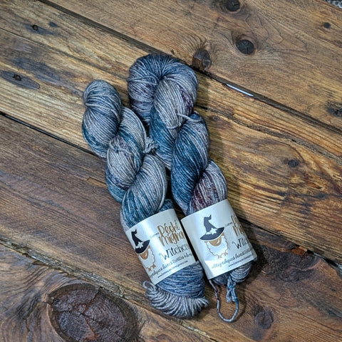 Lot 2 écheveaux Witchcraft - Witch brew Mérinos yak et soie DK (Copy)