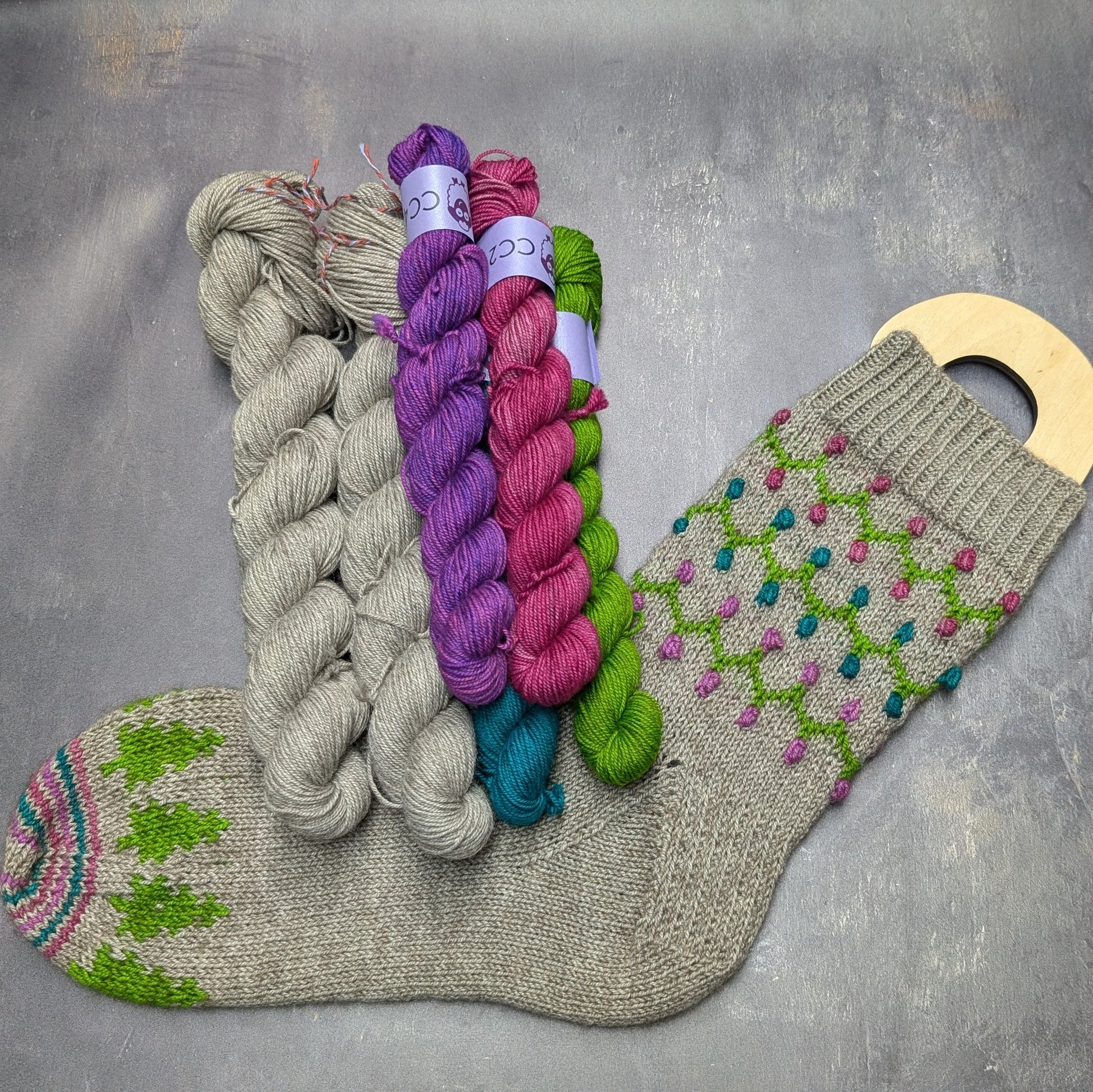 Kit “Influx Socks” de Noël – Patron &amp; Laine Mérinos Yak Nylon