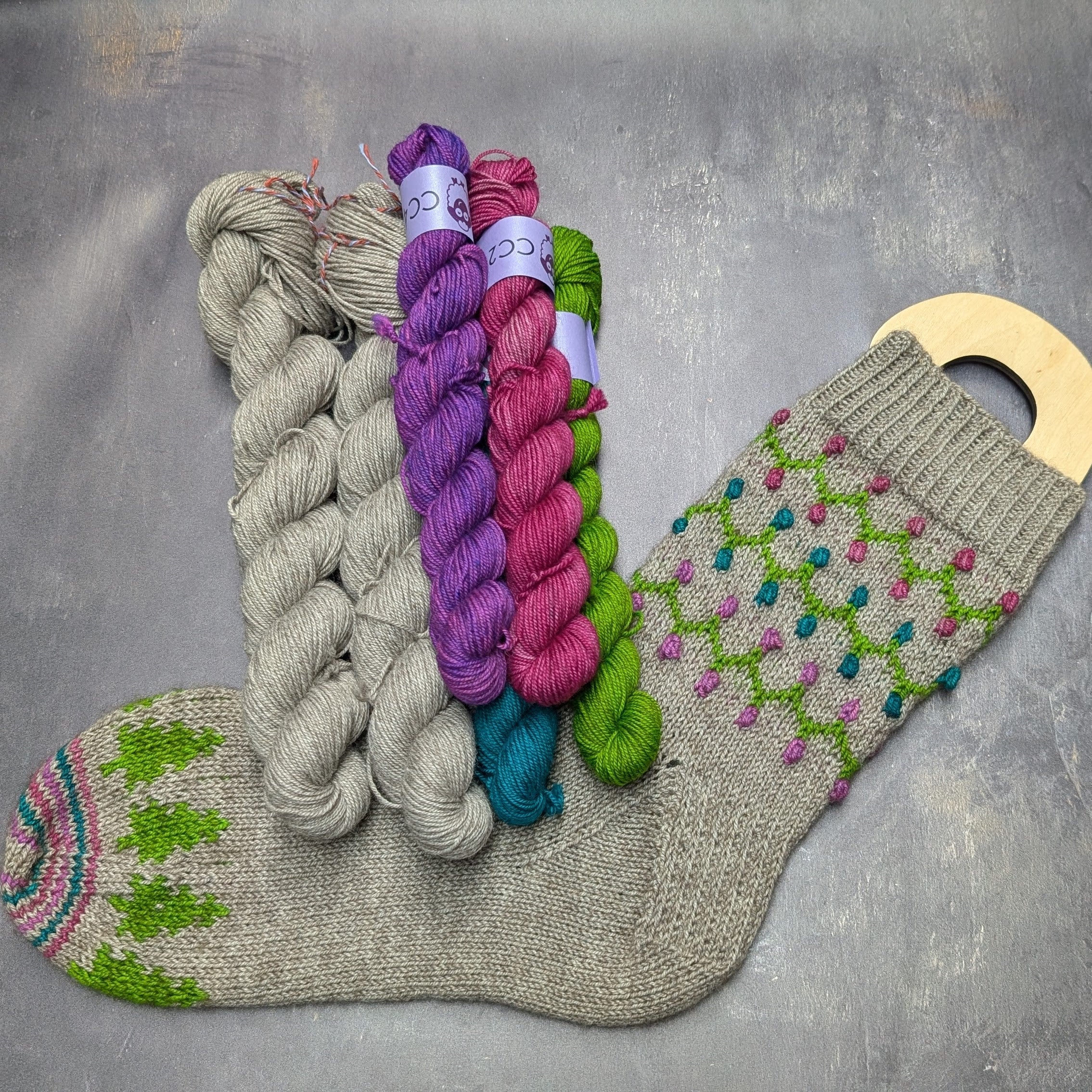 Kit “Influx Socks” de Noël – Patron & Laine Mérinos Yak Nylon