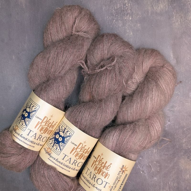 Tarot - Baby alpaca, yak, and silk lace wool - La papesse