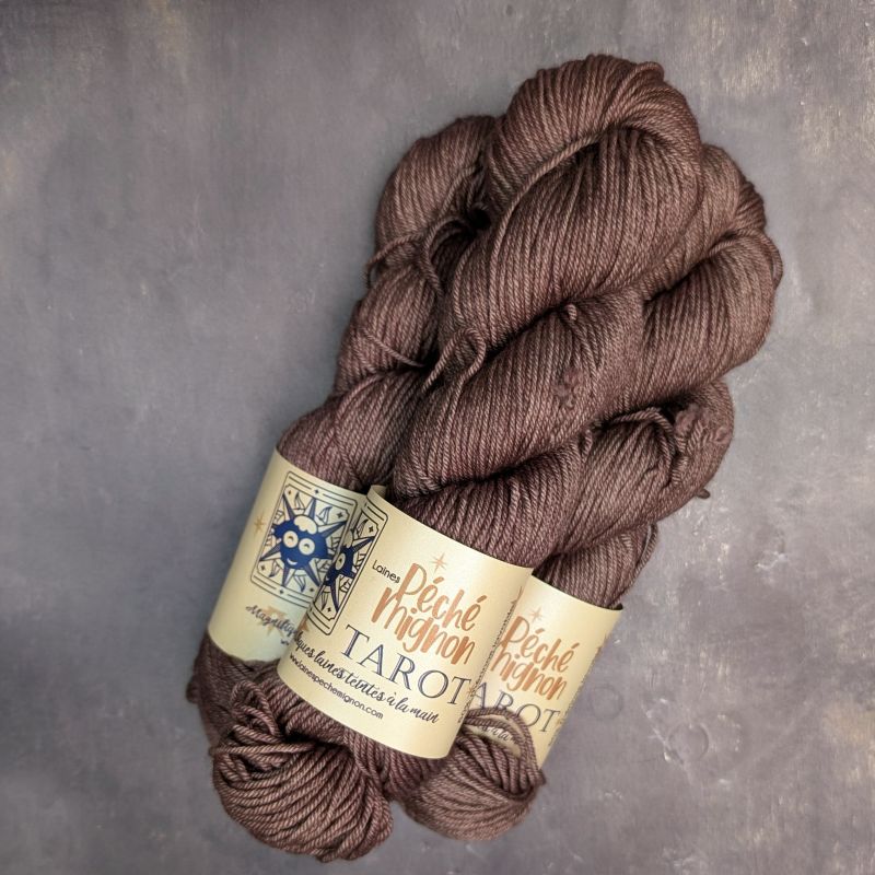 Tarot - DK Merino yak and silk wool - La papesse