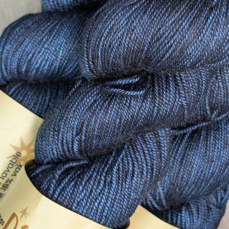 Tarot - Fingering Merino Yak and Silk Wool - The World