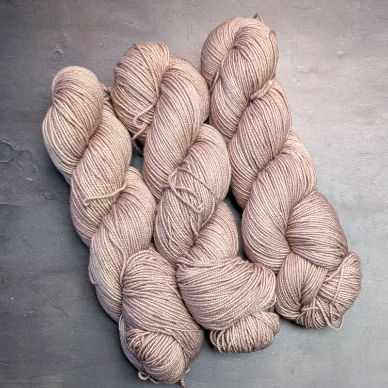 Light DK/Sport - Fil de Mérinos Soie Non Traitée - Rose pâle