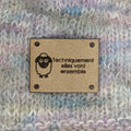 Étiquette à coudre lavable ultra suède pour tricot " Techniquement, elles vont ensemble"