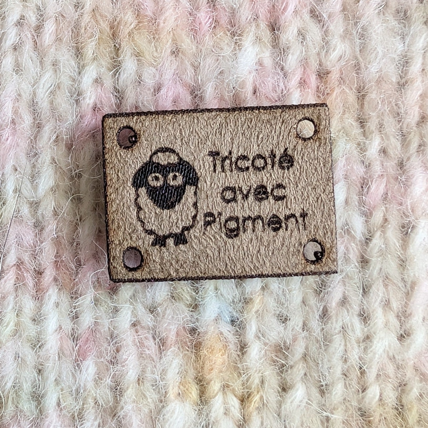 Étiquette lavable ultra suède pour tricot "tricoté avec Pigment"