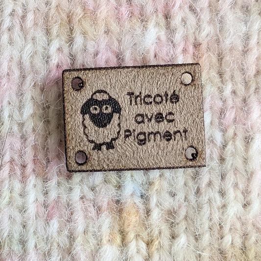 Étiquette lavable ultra suède pour tricot "tricoté avec Pigment"