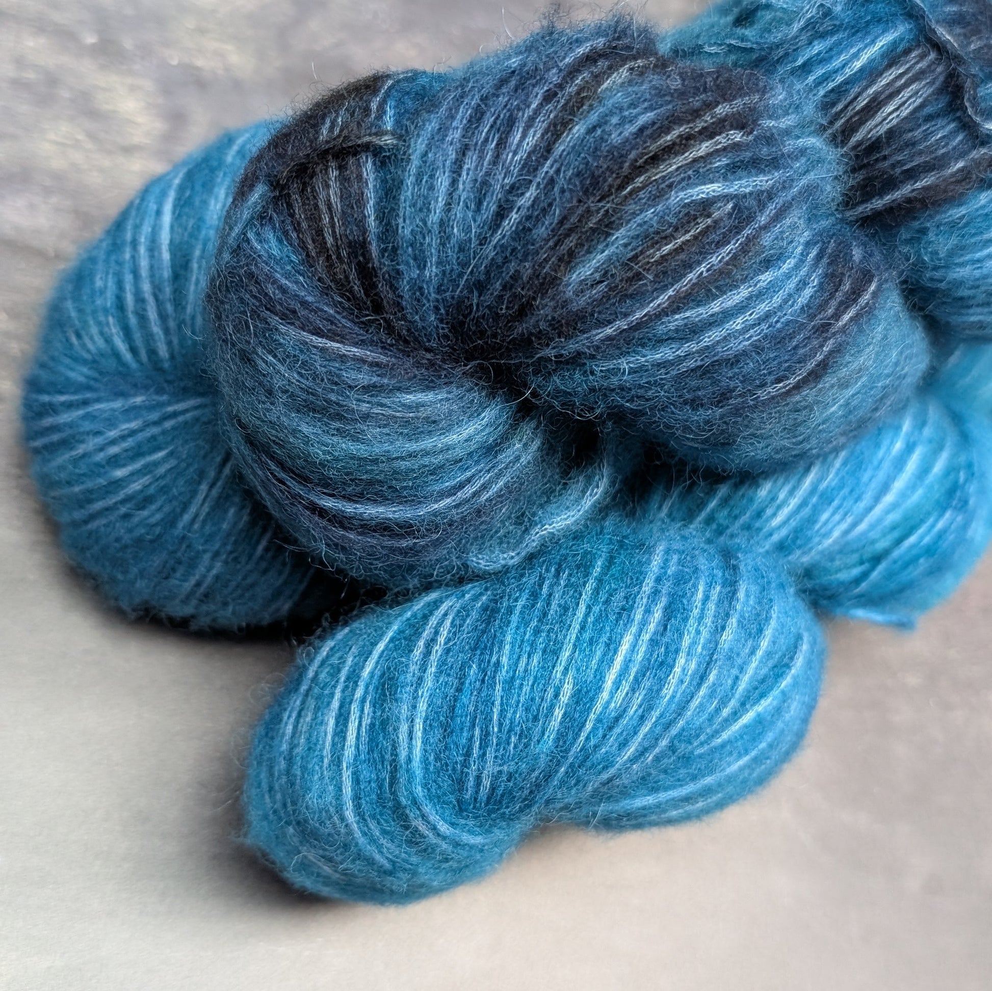 DK Nebula - bébé alpaga et coton non traité - teint à la demande