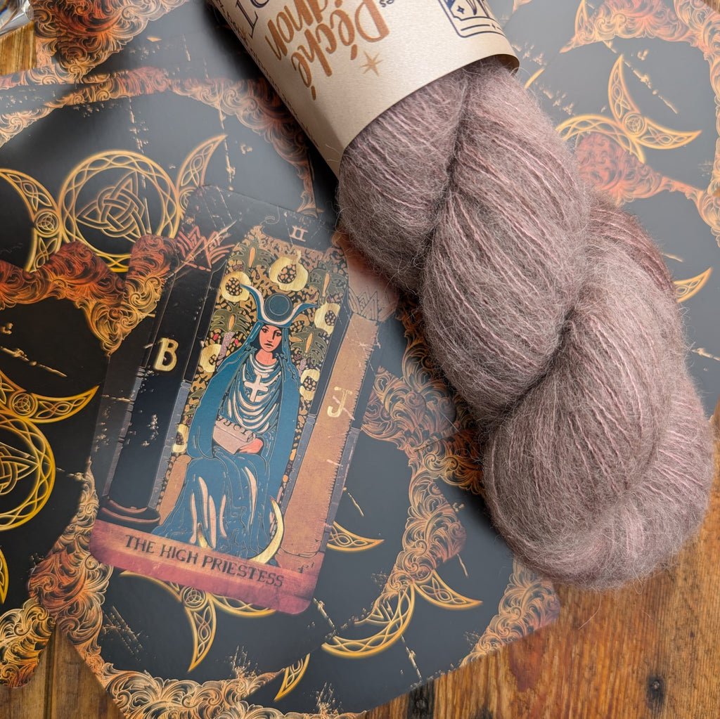 Kit Osko par Nathalie Bergeron - Tarot - Laine Lace Suri bébé alpaga yak et soie