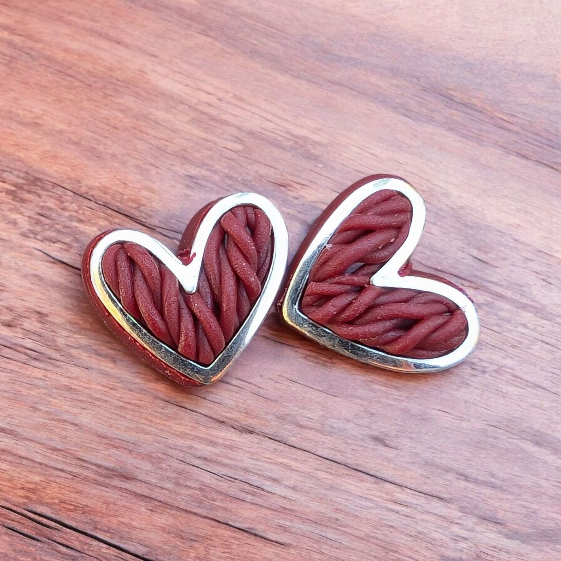 Boucles d'oreilles Tricoeur sculptées à la main