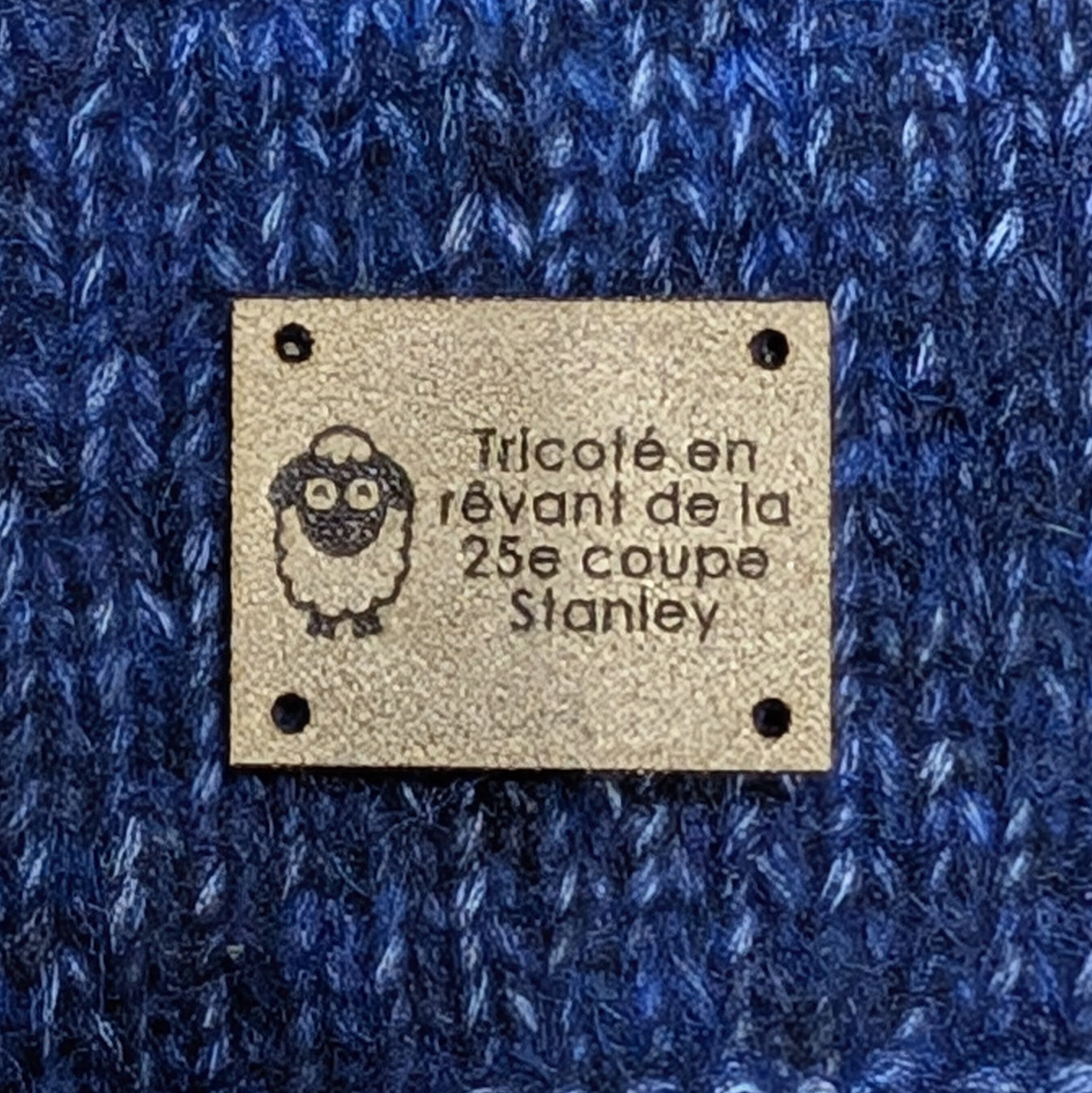 Étiquette lavable ultra suède pour tricot "Tricoté en attendant la 25e coupe Stanley" série 2