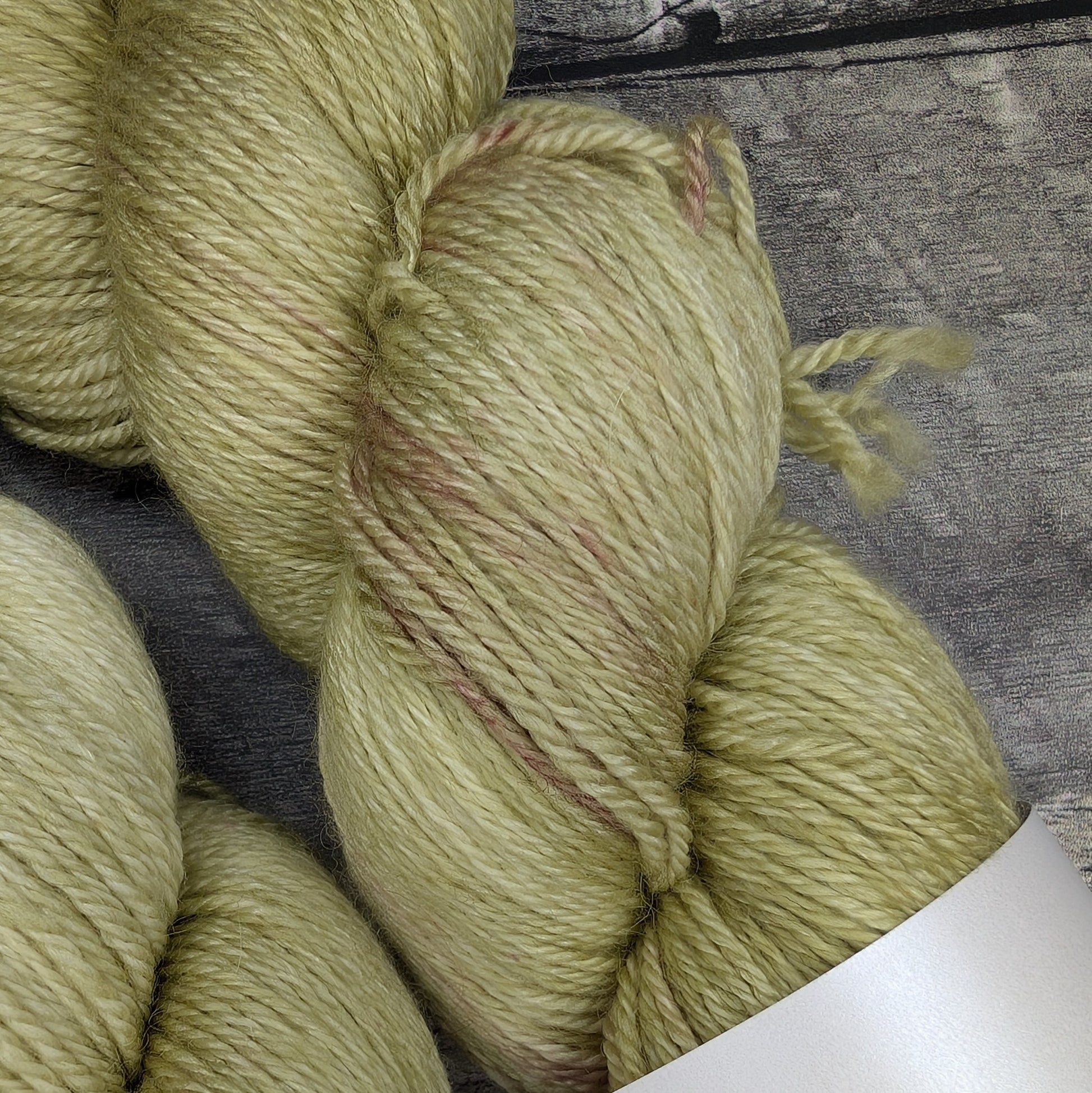 Fingering BFL soie cachemire (à l'unité) feuillage légère imperfections