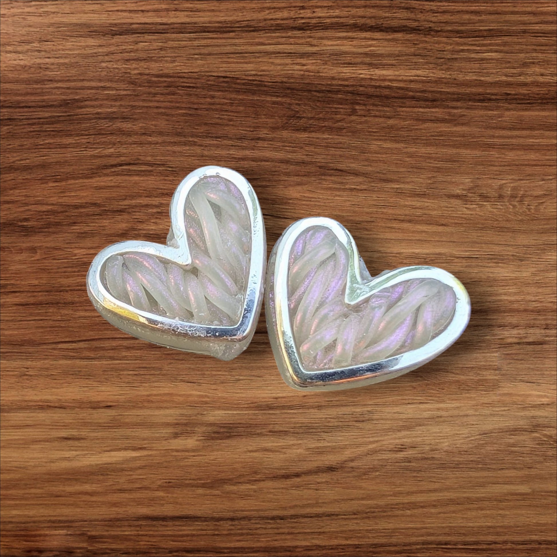 Boucles d'oreilles Tricoeur sculptées à la main