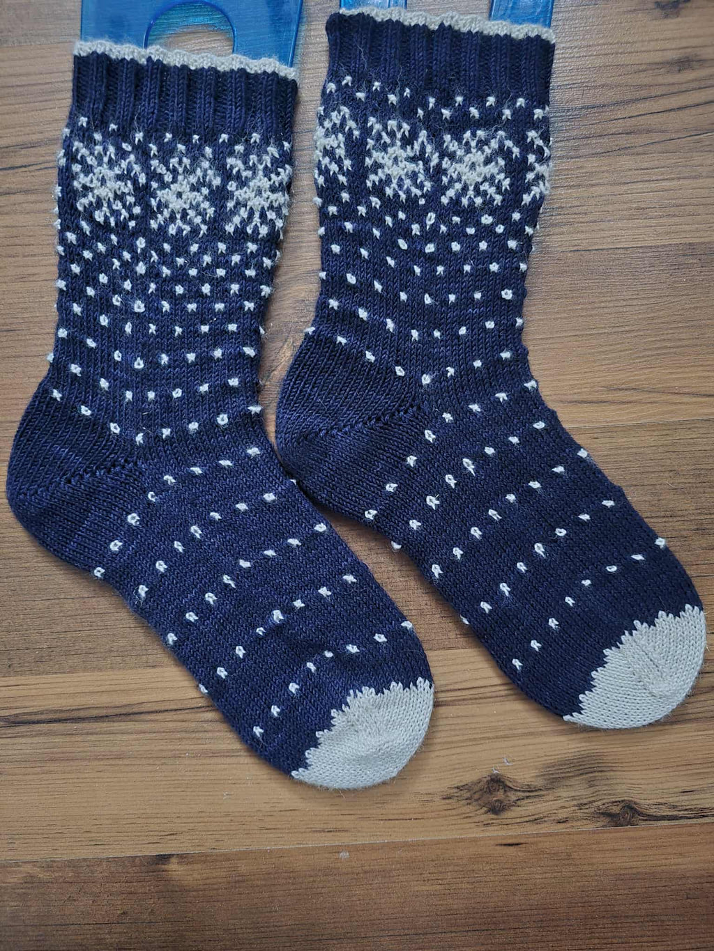 Prévente Dendritic socks - Andréanne Pérusse - Kit laine, patron, sac et marqueurs